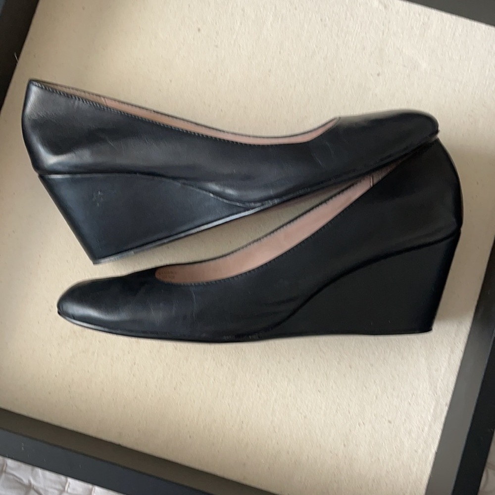 Taryn by Taryn Rose women’s black wdges